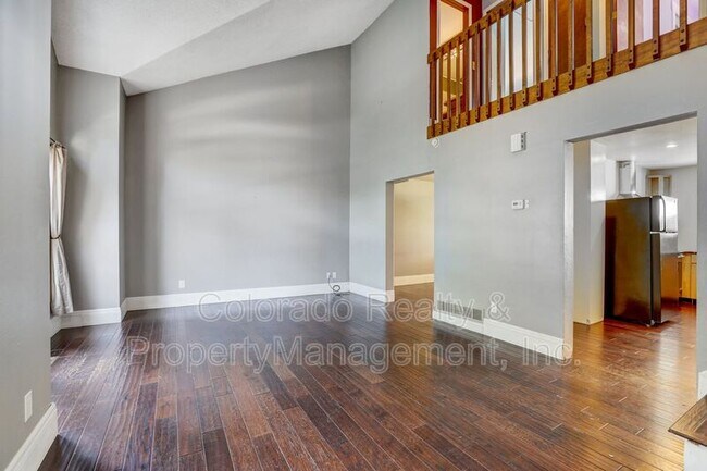 Foto del edificio - 10525 Hobbit Ln