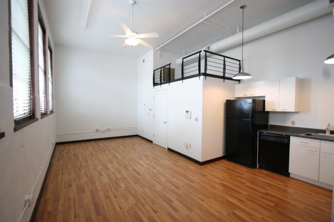 Foto del edificio - 301 Central Ave NE Ave