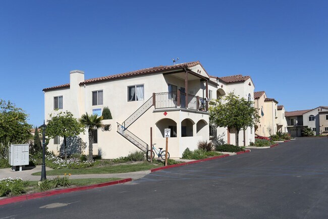 Foto del edificio - Beautiful 3 bedroom/1 bath in gated commun...