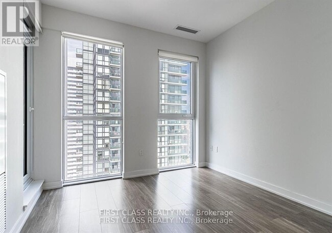 Building Photo - 4055-4055 Parkside Village Dr
