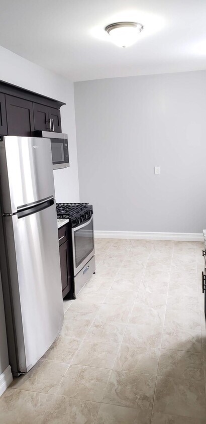 Foto principal - 111 61st St