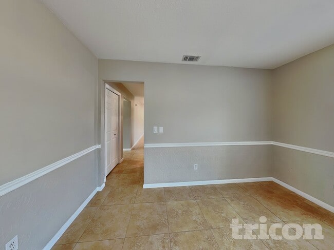 Building Photo - 16511 W Course Dr