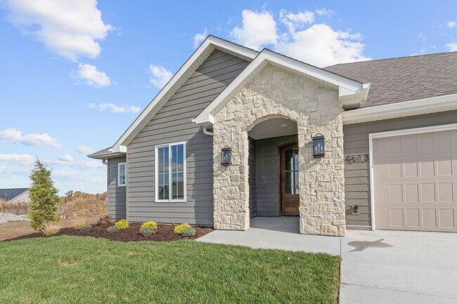 Foto del edificio - 4613 Estacada Dr