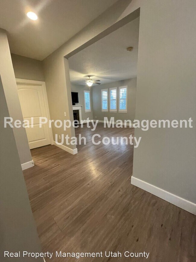 Foto del edificio - 3 br, 2.5 bath House - 2986 N Desert Forest