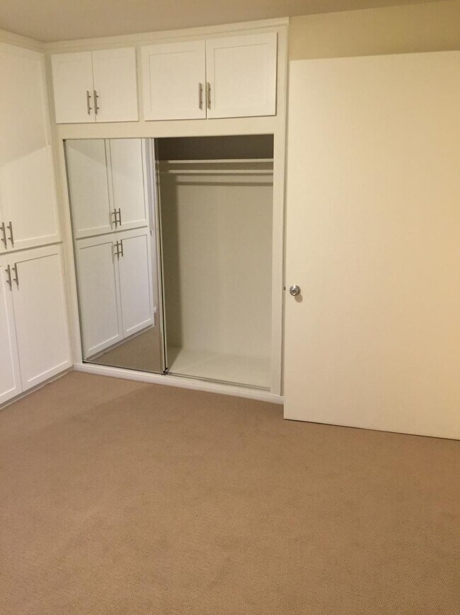 Closet in Bedroom - 11933GO