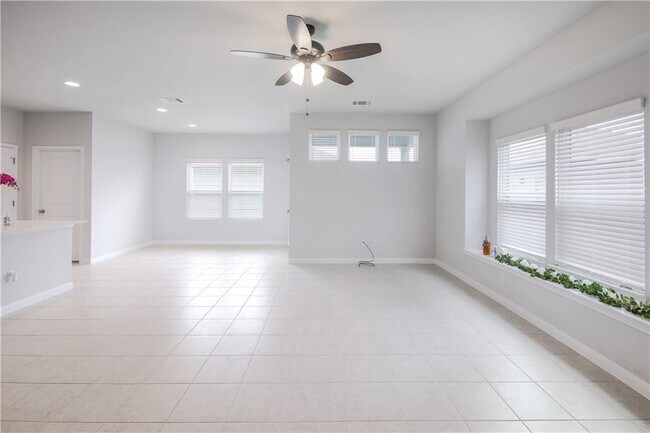 Foto del edificio - 112 Eagle Lake Dr