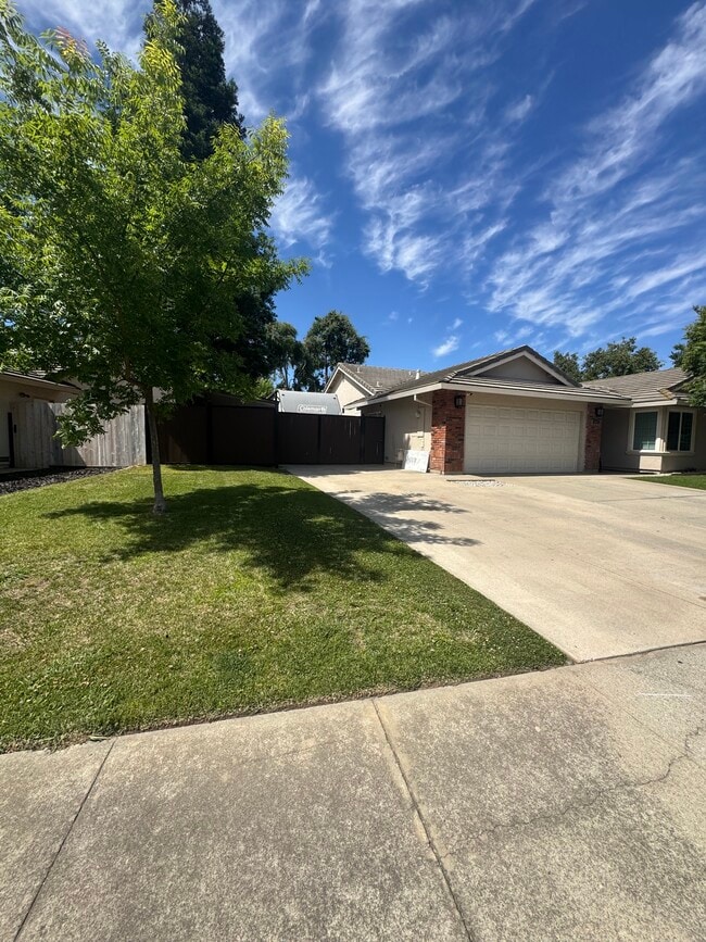 Building Photo - 981 Colson Way