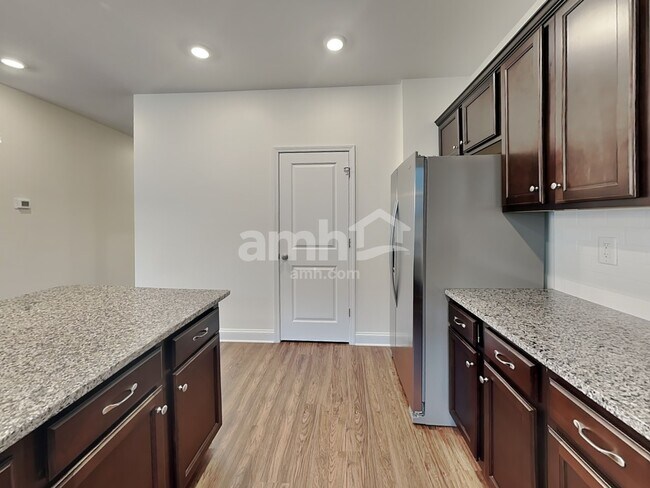 Building Photo - 1124 Bentley Pl