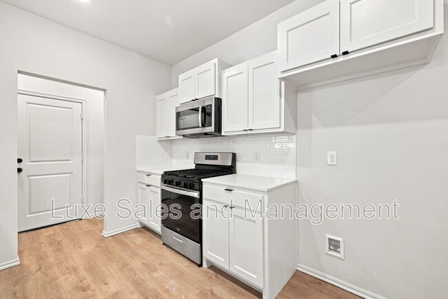 Building Photo - 8012 NW 110th Dr