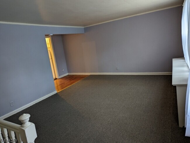 Building Photo - 658 Cora Pl