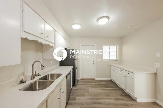 Foto del edificio - 3 Bedroom Pet-Friendly Home in Phoenix, AZ...