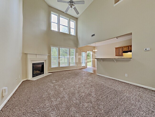 Foto del edificio - 2313 Worrall Hill Dr