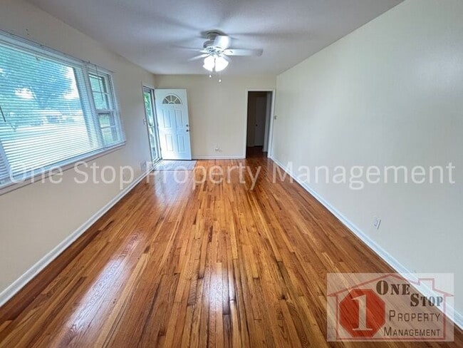 Building Photo - Charming 3-Bedroom Home with Big Backyard ...