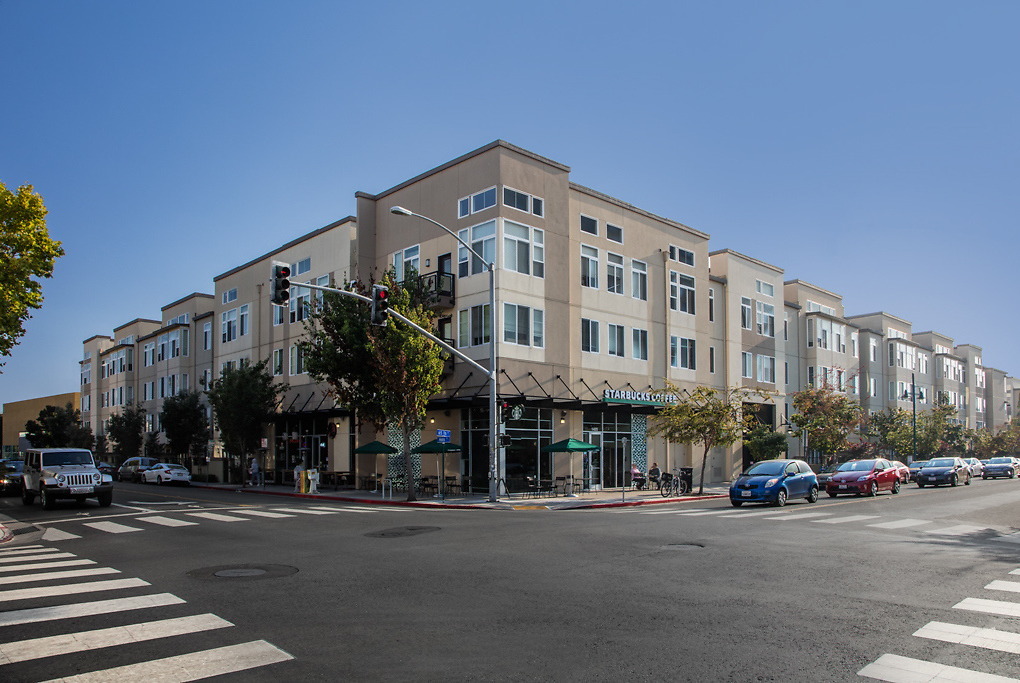 Foto principal - The Courtyards at 65th Street