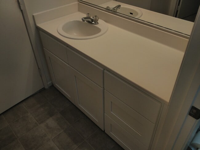 Building Photo - 1372 Nicolette Ave