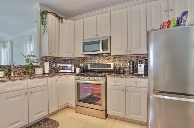 Foto del edificio - 7706 Marine Rd