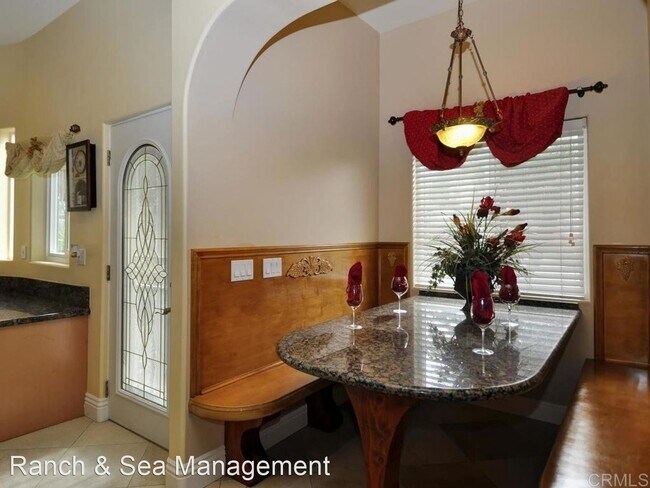 Building Photo - 5 br, 4 bath House - 1195 Sunset Dr