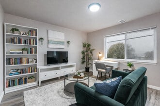 Building Photo - 1818 Court F