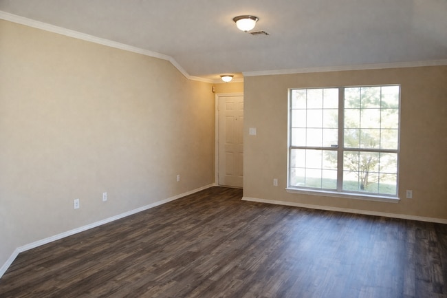 Foto del edificio - AVAILABLE SOON!