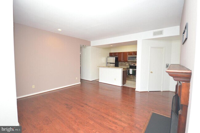 Building Photo - 3912 Penderview Dr