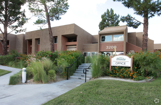 Foto del edificio - Palm Springs Pointe