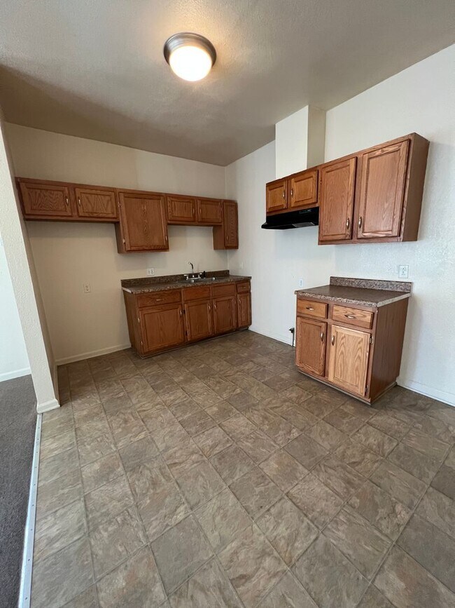 Building Photo - 4711 Honduras St.