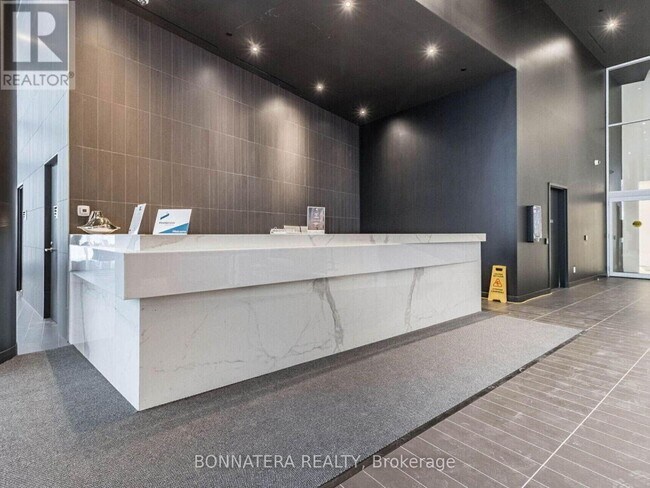 Photo du bâtiment - 3900 Confederation Pkwy