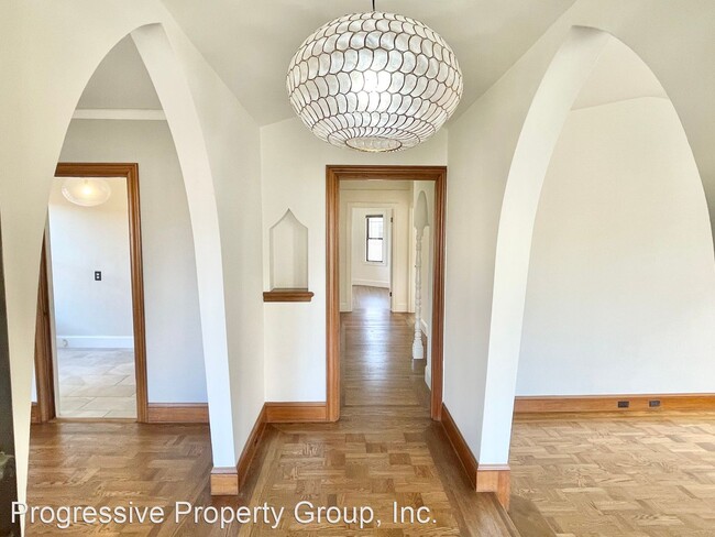 Building Photo - 3 br, 1 bath House - 109 Pinehurst Way