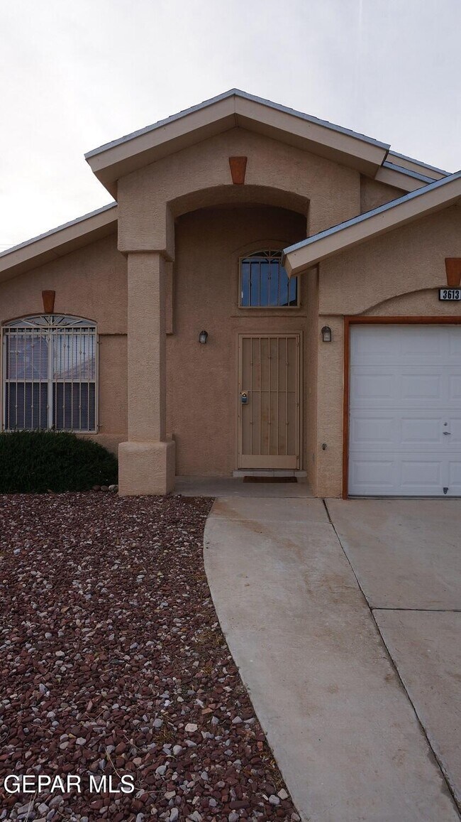 Foto del edificio - 3613 La Cuesta Dr