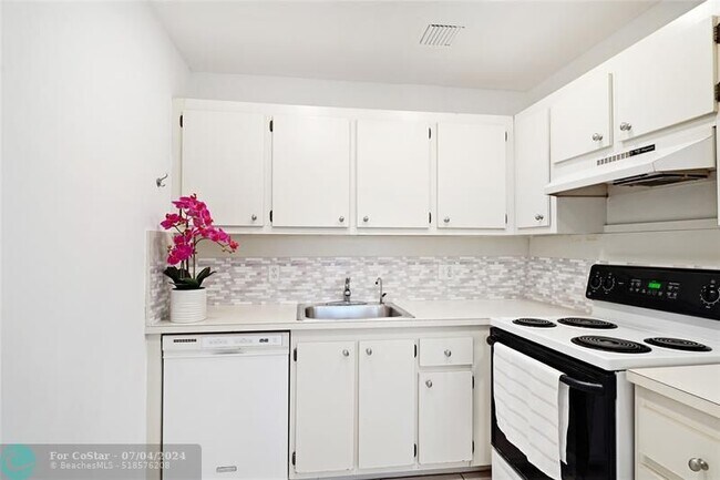 Foto del edificio - 400 SW 134th Way