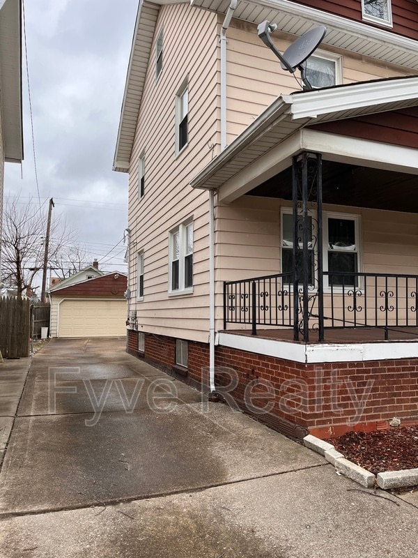 Building Photo - 3488 W 118th St