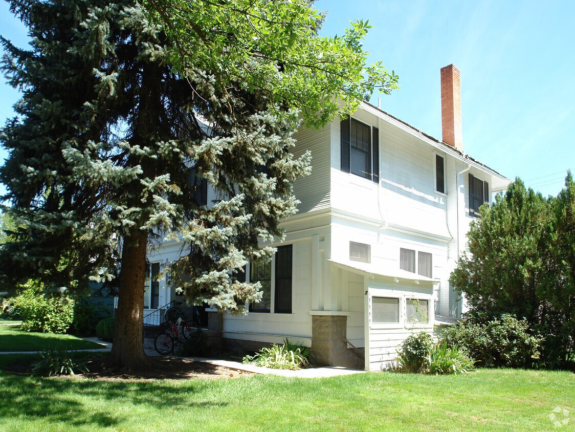 Building Photo - TROUTNER APTS
