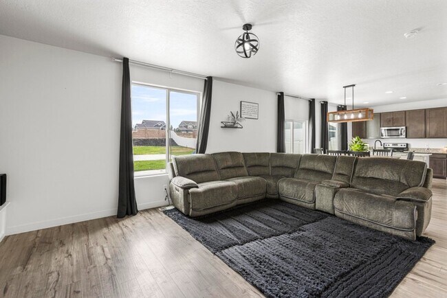 Foto del edificio - 247 W Box Creek Dr