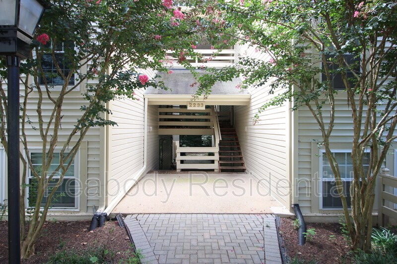 Primary Photo - 2233-G Lovedale Ln