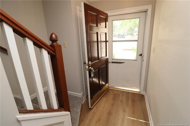 Foto del edificio - 118 Planetree Ln