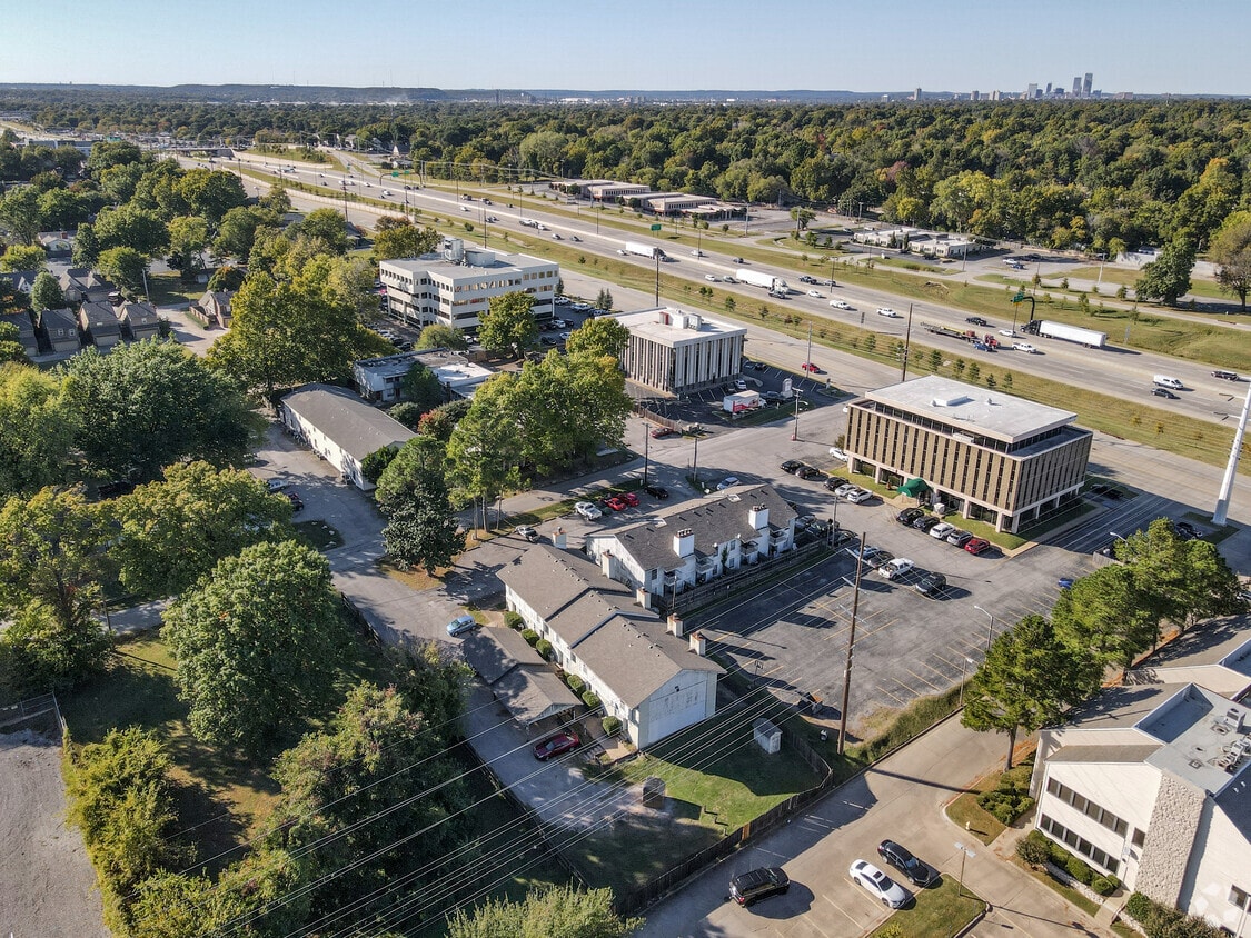 Aerial - Looking Northwest - Woodbine Apartments