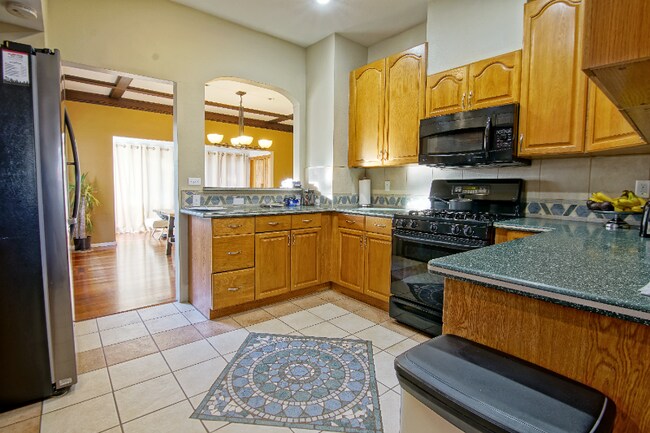 Building Photo - 6556 Cleopatra Pl NW