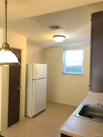 Building Photo - 719 White Oak Dr