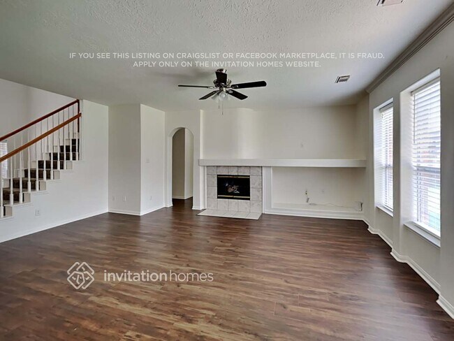 Building Photo - 1120 Sunset Lakes Dr