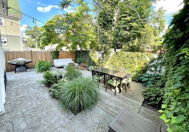Building Photo - 85 Winthrop St