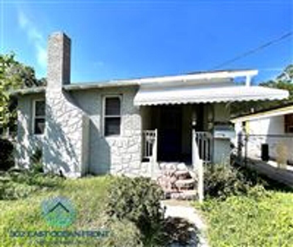 Fully renovated 2 bedroom / 1 bathroom hom... House Rental in