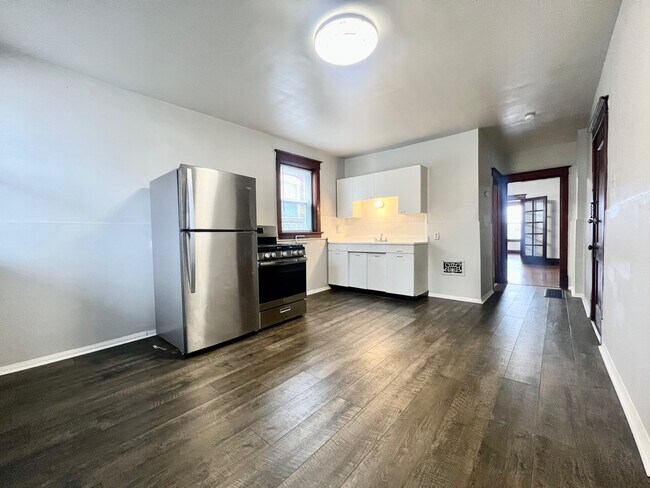 Foto del edificio - 4226 Dewey Ave
