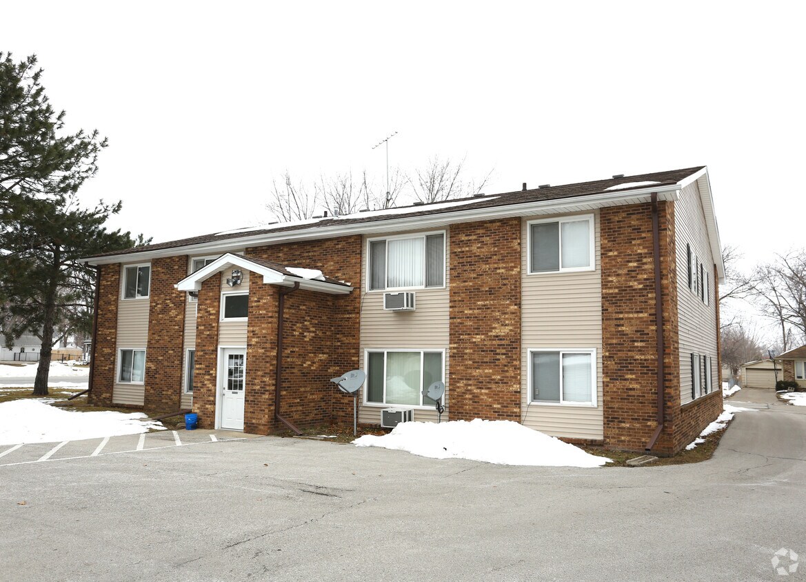 600 NE 4th St, Grimes, IA 50111 Apartments in Grimes, IA