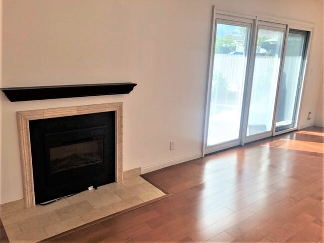 Building Photo - 243 Moreton Bay Ln