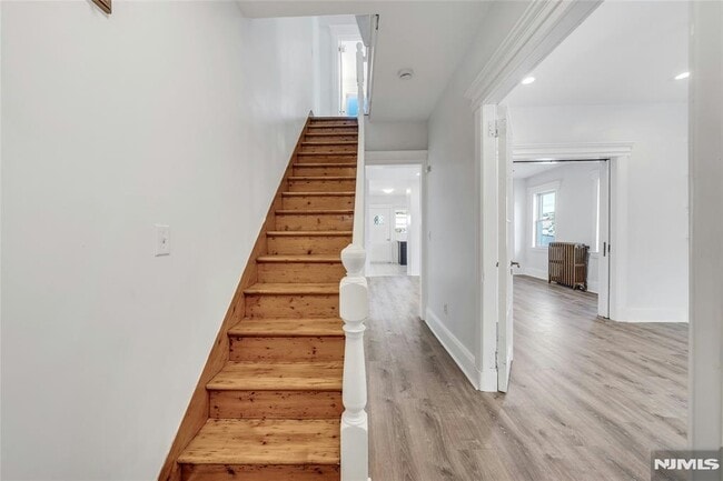 Building Photo - 425 Hancock Pl