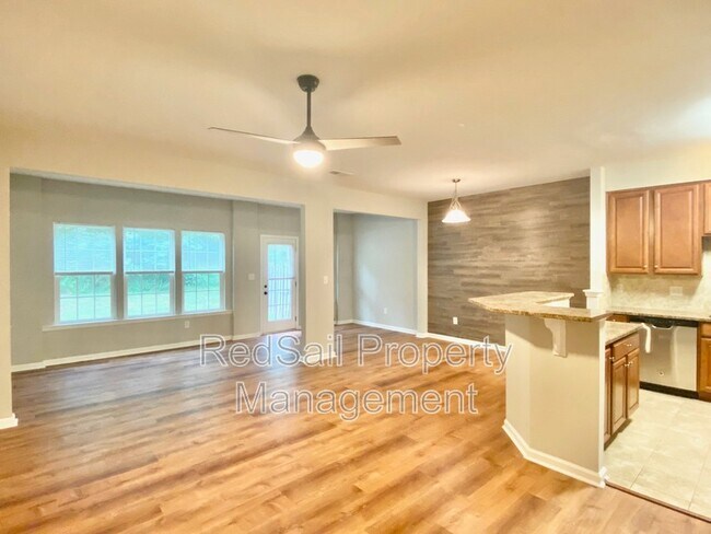 Building Photo - 107 Riva Ct