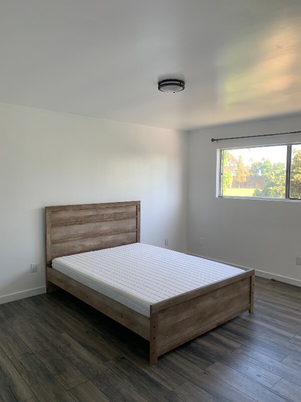 Foto del edificio - 2401 Heather Ave