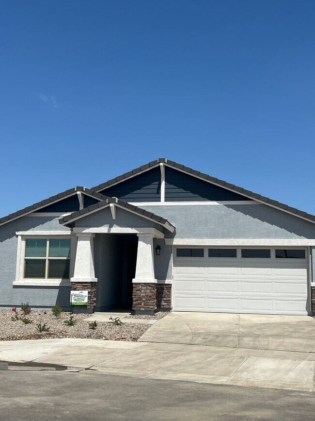 Foto del edificio - BRAND NEW HOME IN WARNER MEADOW