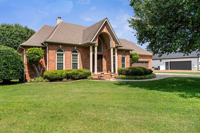 Building Photo - 375 Natchez Trace Ct