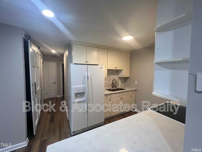 Building Photo - 1112 Hazelnut Dr
